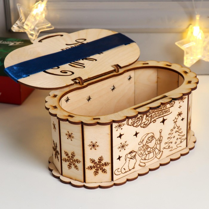 Шкатулка дерево "Новый Год Овал" 18х10,5х8,5 см
