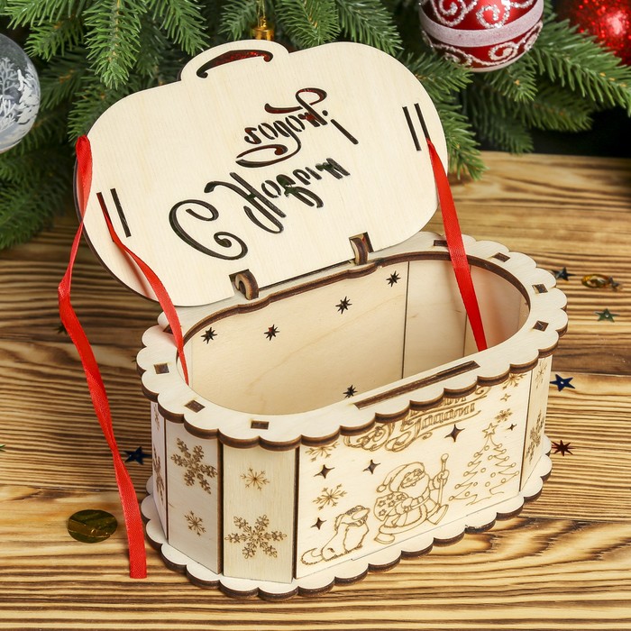 Шкатулка дерево "Новый Год Овал" 18х10,5х8,5 см