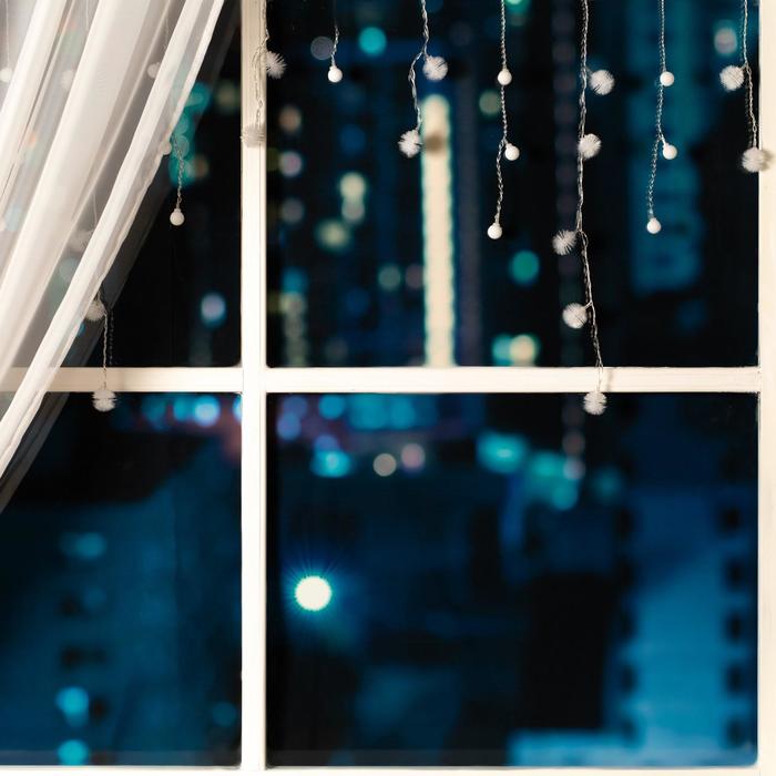 фото Гирлянда «бахрома» 1.8 × 0.5 м с насадками «шарики и ёжики», ip20, прозрачная нить, 48 led, свечение мульти (rg/rb), мигание, 220 в luazon lighting