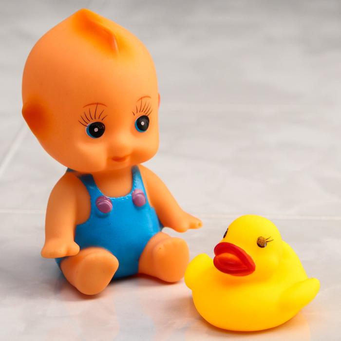 Набор игрушек для ванной «Пупс и уточка», цвета МИКС