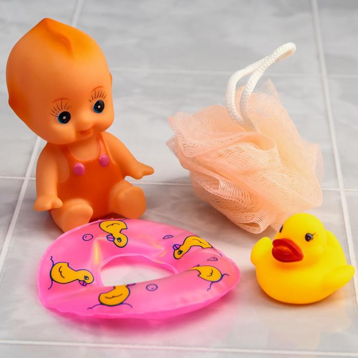 Набор игрушек для ванной «Пупс и уточка», цвета МИКС