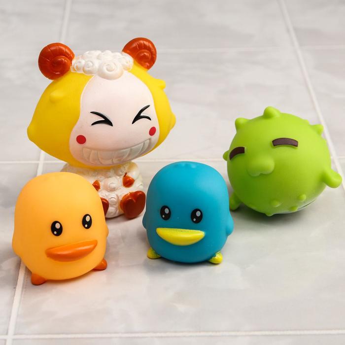 Набор игрушек для ванной «Крошка Я» с сачком, цвета МИКС