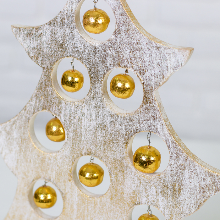 Сувенир "Елка бело-золотистая с золотыми шариками 50х35 см дерево, разборная