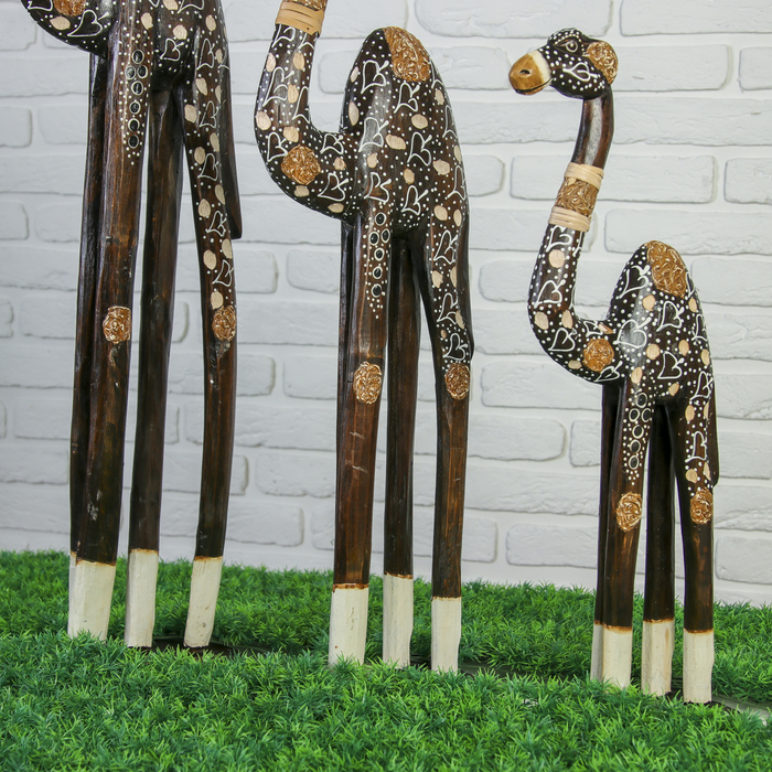 Сувенирный набор "Верблюды" (100,80,60) см, резной декор с сердечками, дерево