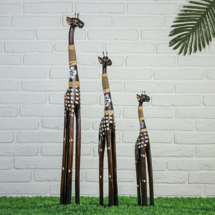 Сувенирный набор "Жирафы" (100,80,60) см, с цветком в резн.крапинку, дерево