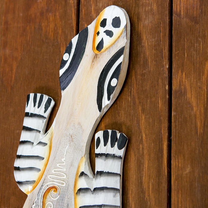 Панно настенное "Ящерица" 50 см, дерево, светлое