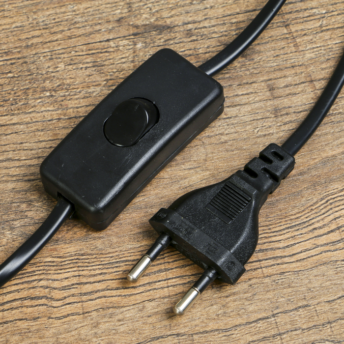 Плазменный шар полистоун "Череп пирата со змеёй" 22х14х12,5 см