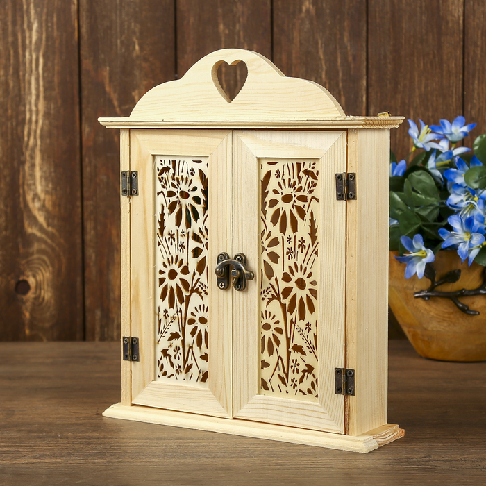 Ключница дерево под роспись "Цветочные ставни" 28х22х5,5 см