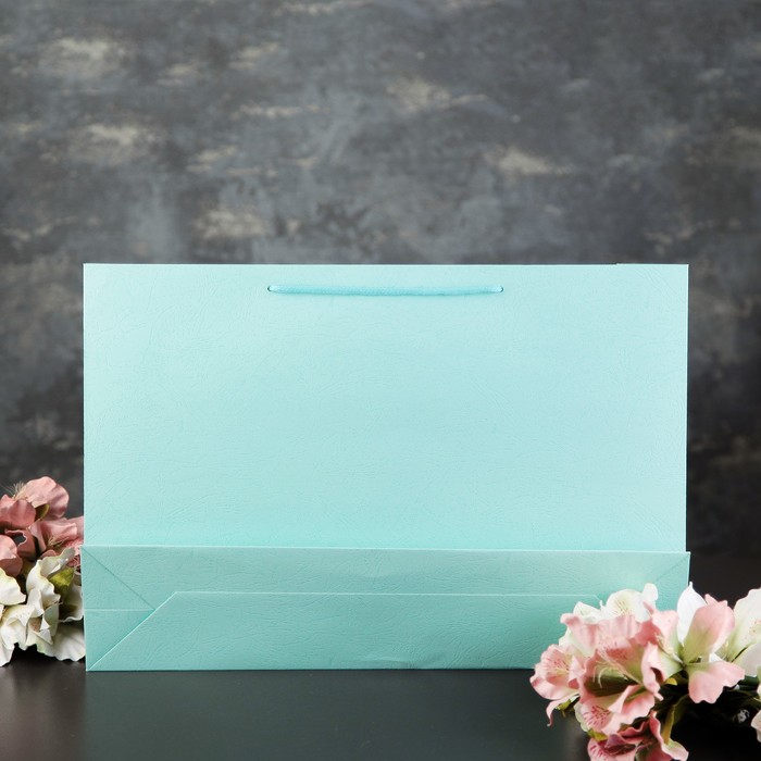 Пакет из дизайнерской бумаги 42 х 10 х 28,5 см