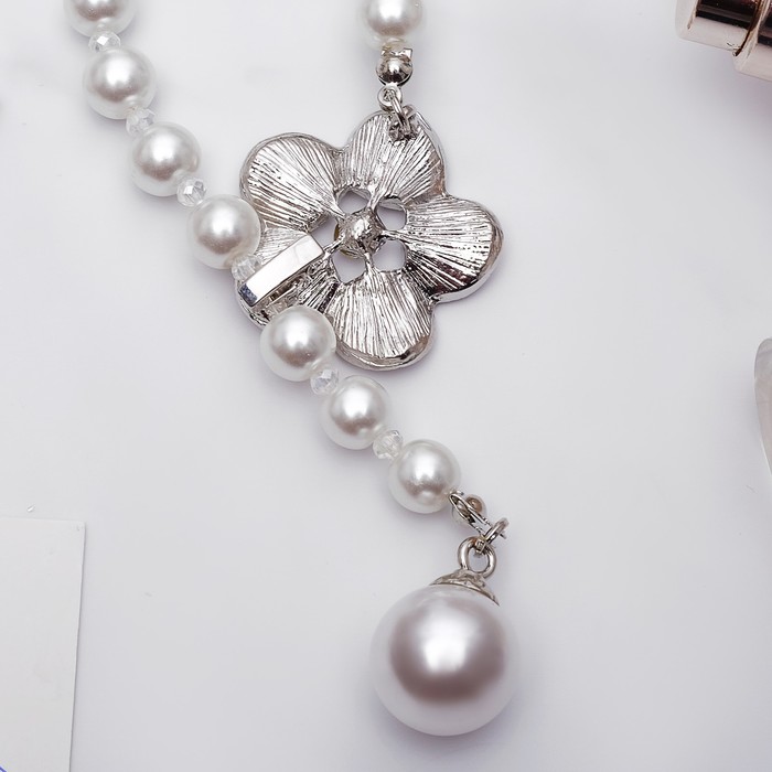 Колье "Жемчужное" с расстёгивающимся элементом, цветок, цвет белый в серебре, 50 см