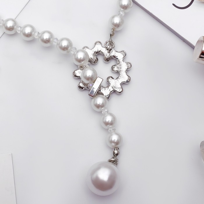 Колье "Жемчужное" с расстёгивающимся элементом, круг, цвет белый в серебре, 50 см