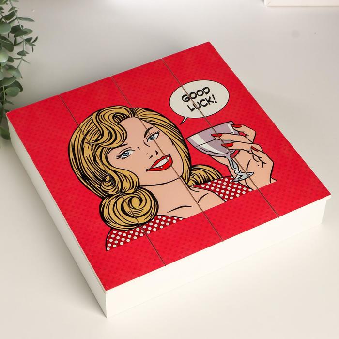 Шкатулка дерево с делениями "Блондинка с бокалом" 6х29,8х29,7 см