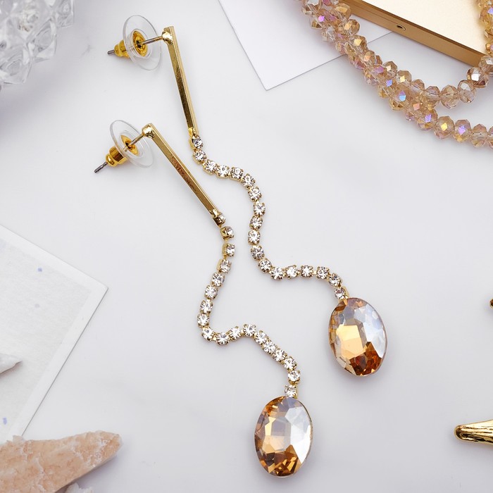 Серьги висячие со стразами "Роскошь" дорожка с овалом, цвет бело-золотой