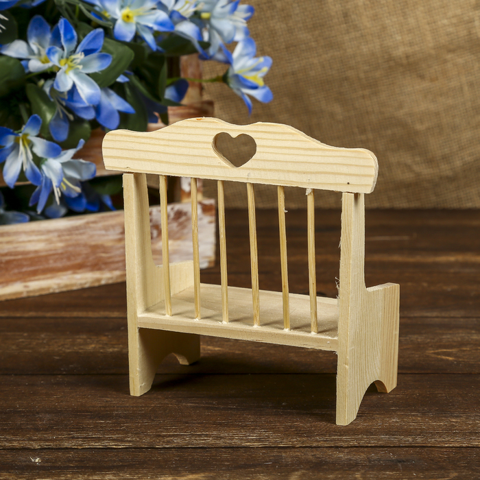 Сувенир дерево под роспись "Скамеечка с сердечком" 12х12,3х6 см