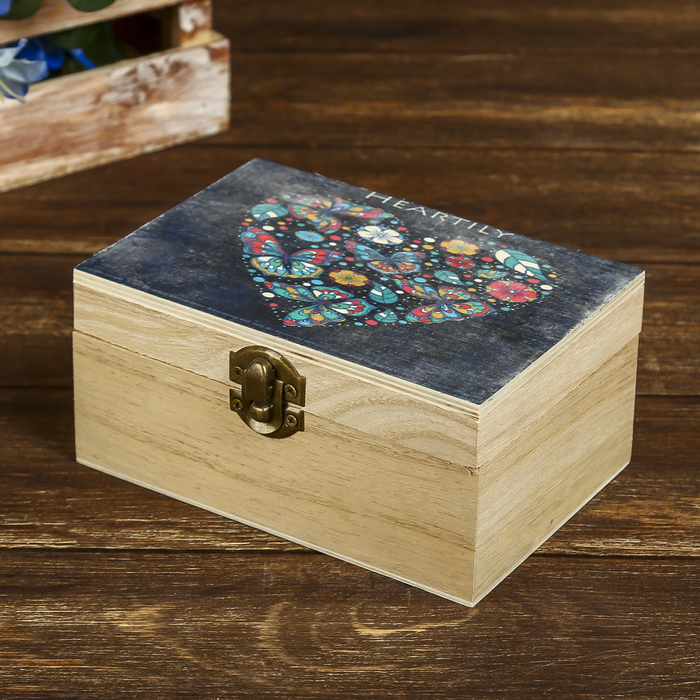 Шкатулка дерево "Сердце из бабочек" 7х15х10,5 см