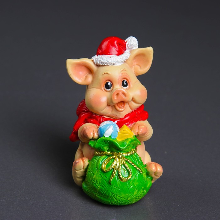 Фигура "Поросенок с мешком" 5х5х7см