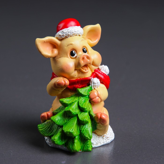 Фигура "Свинка с елкой" 5х4х8см