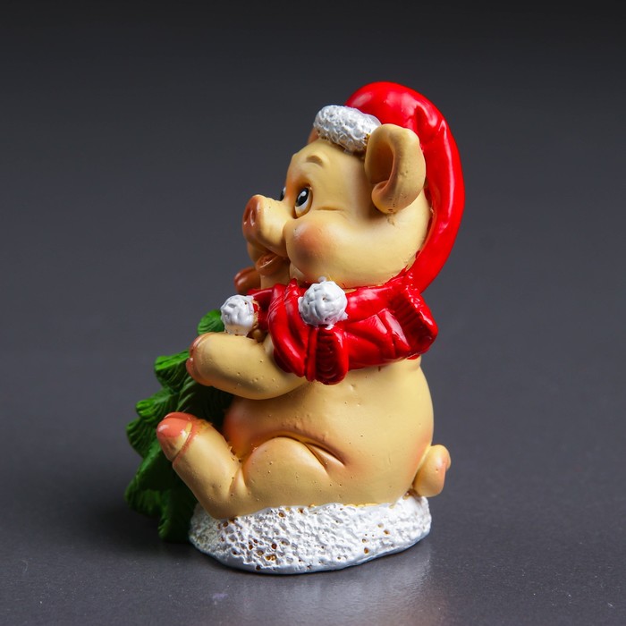 Фигура "Свинка с елкой" 5х4х8см