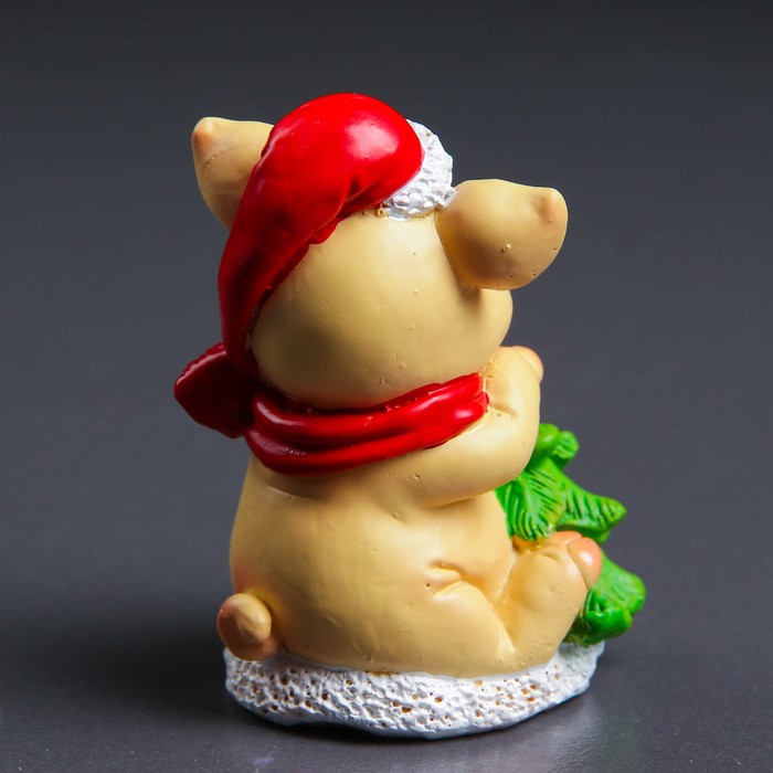 Фигура "Свинка с елкой" 5х4х8см