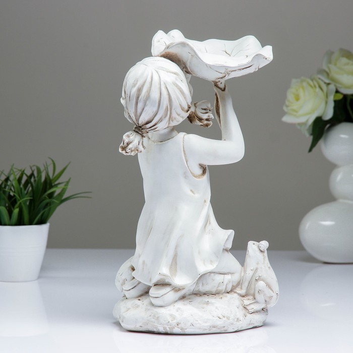 Фигура "Девочка с листочком и лягушками" антик 20х15х35см