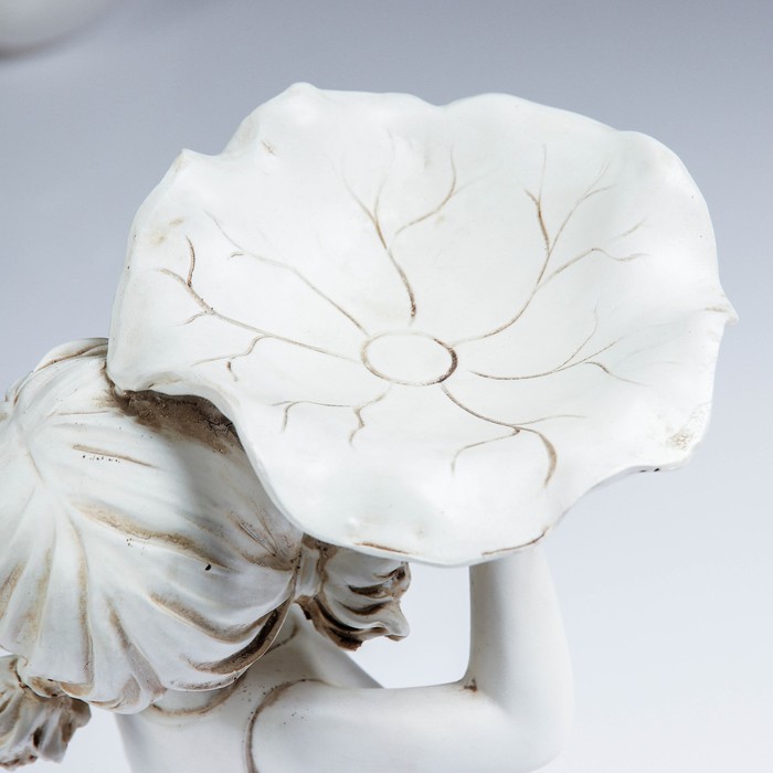 Фигура "Девочка с листочком и лягушками" антик 20х15х35см