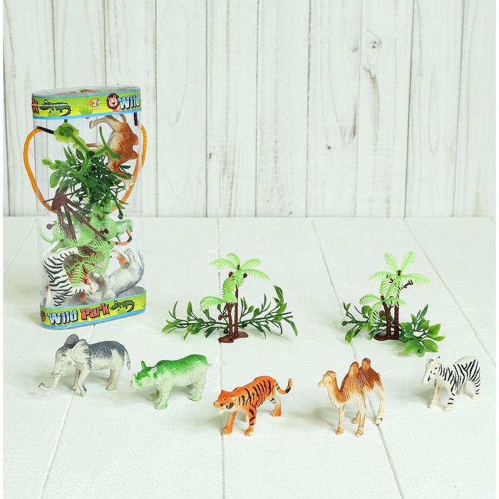 Набор животных "Парк Африки" с аксессуарами, 4 фигурки