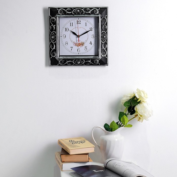 Часы настенные серия Ретро, квадрат, рама чёрная+серебро d=30см