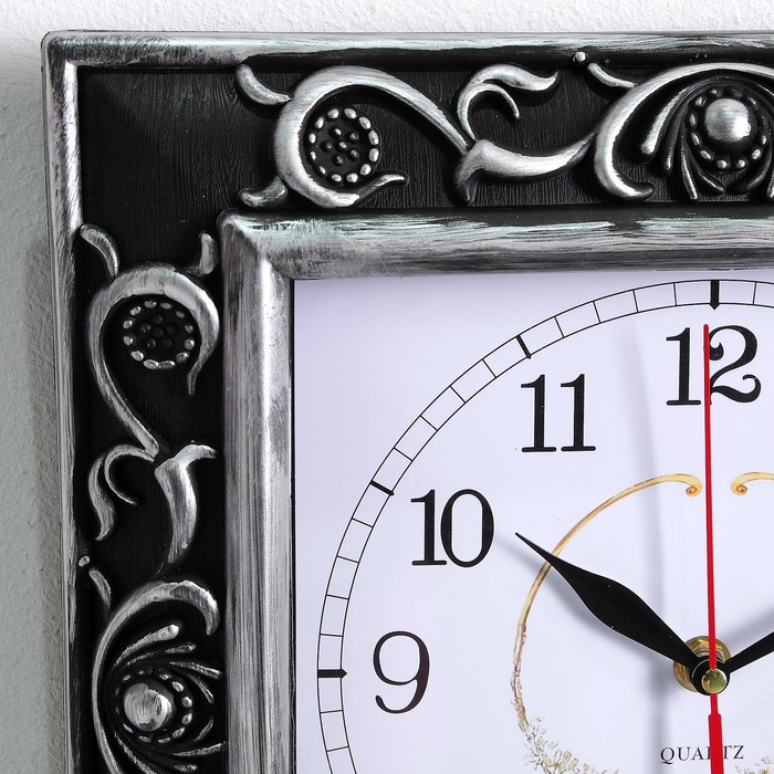 Часы настенные серия Ретро, квадрат, рама чёрная+серебро d=30см