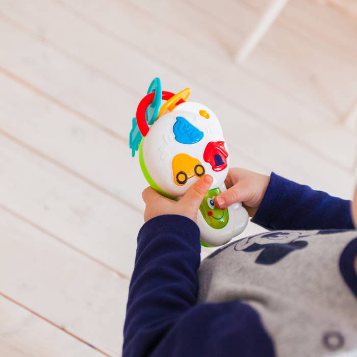 ZABIAKA Музыкальный брелок "Ключик" белый, свет, звук, работает от батареек №SL-00842B