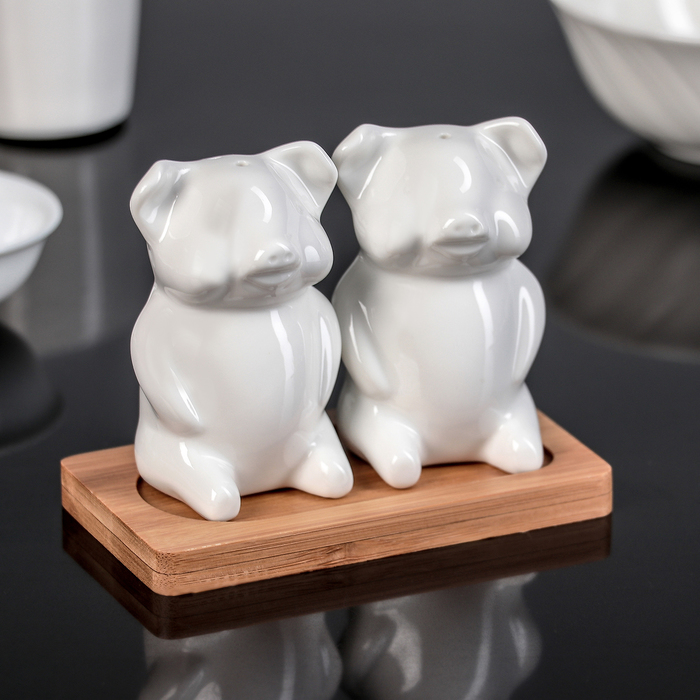 Набор для специй на дерев. подставке 2 шт "Эстет. Свинки на свидании"