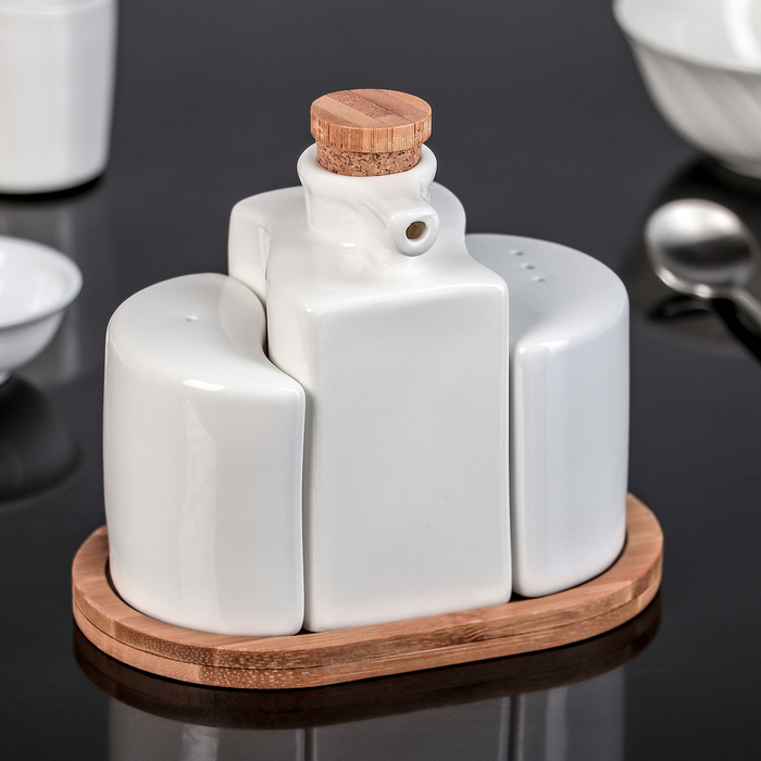 Набор для специй "Эстет", 3 предмета: солонка, перечница, бутыль для масла, на деревянной подставке