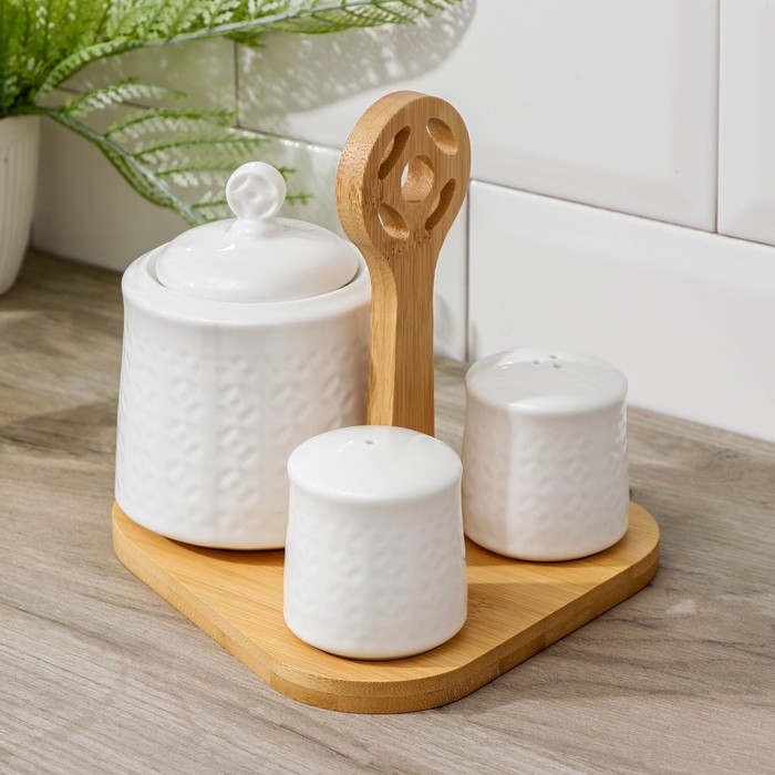 Набор для специй "Эстет", 3 предмета: солонка, перечница, сахарница, на деревянной подставке