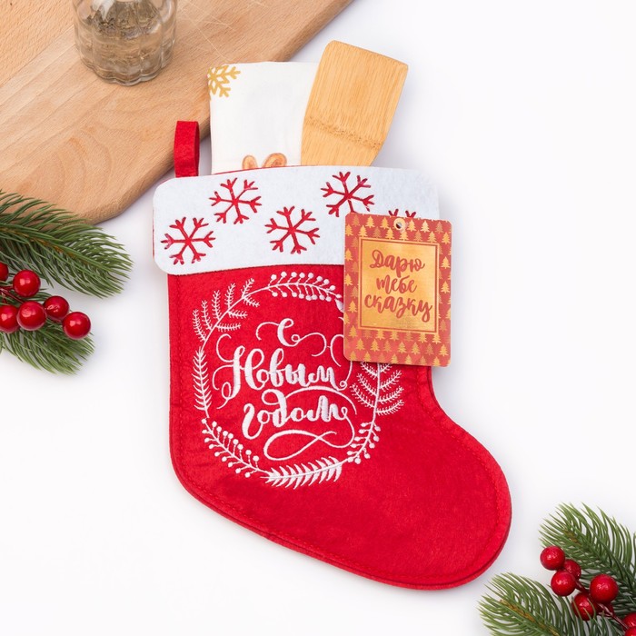 Набор "Доляна" С Новым Годом, полотенце 40х67 см, лопатка 20х5 см, фетровый носок 16 х 23 см 36570