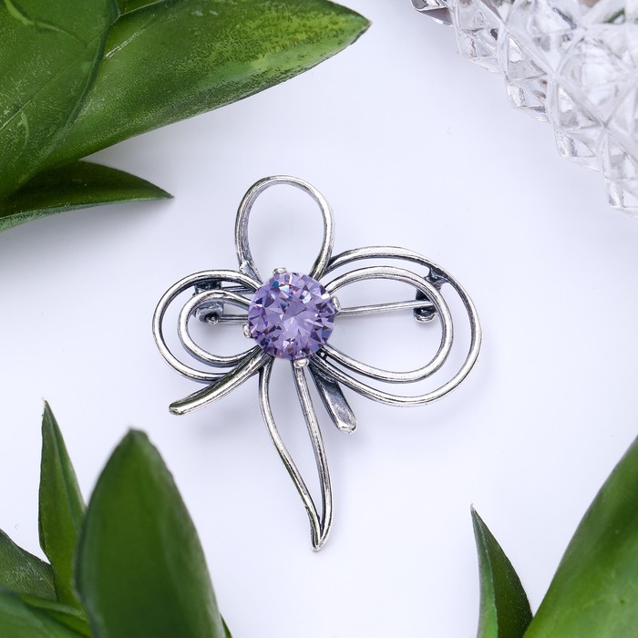 Брошь "Фианит" бант, цвет лавандовый