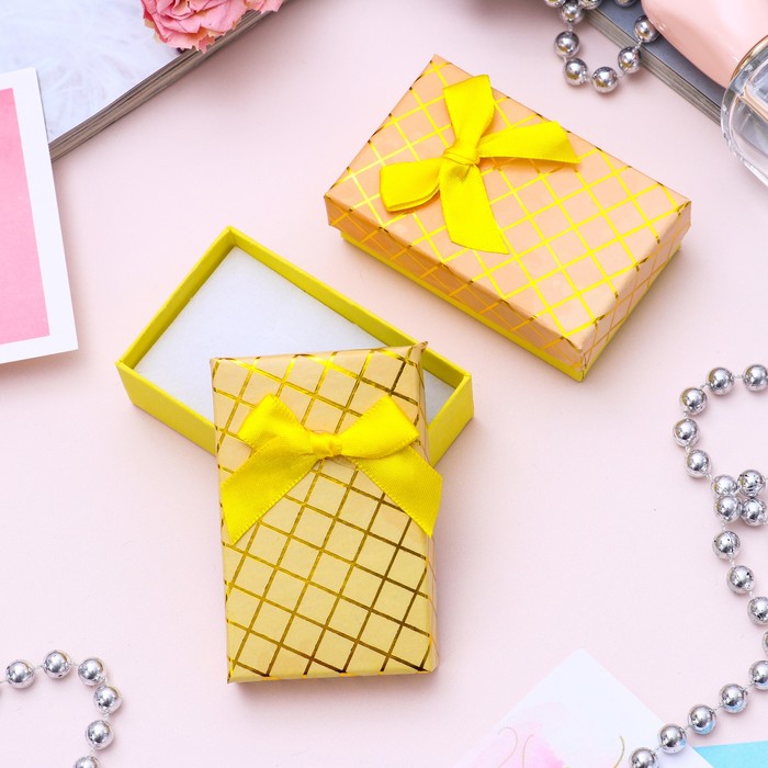 Коробочка подарочная под кулон,серьги,кольцо "Клетка перелив" 8*5*2,5см, цвет желтый