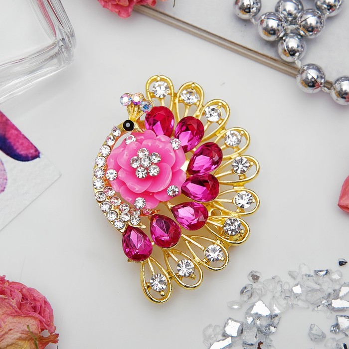 Брошь "Павлин" с розой, цвет розово-белый в золоте