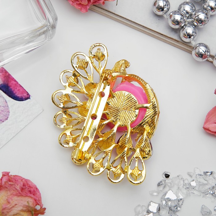 Брошь "Павлин" с розой, цвет розово-белый в золоте