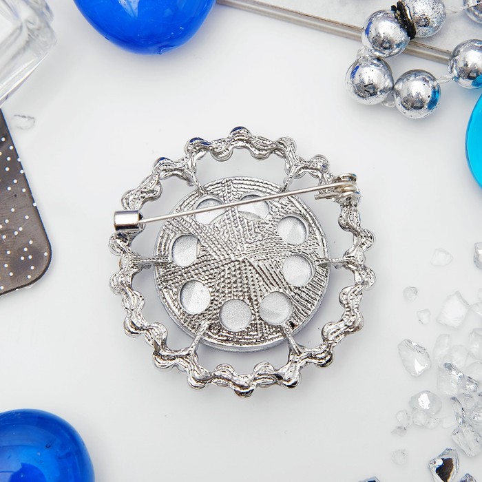 Брошь "Круг", цвет бело-синий в серебре