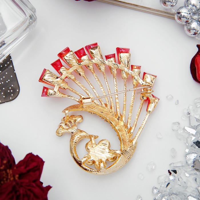 Брошь "Павлин" c большим хвостом, цвет бело-красный в золоте