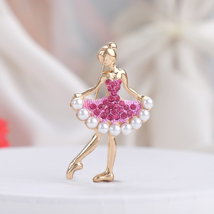Брошь "Балеринка", цвет розово-белый в золоте