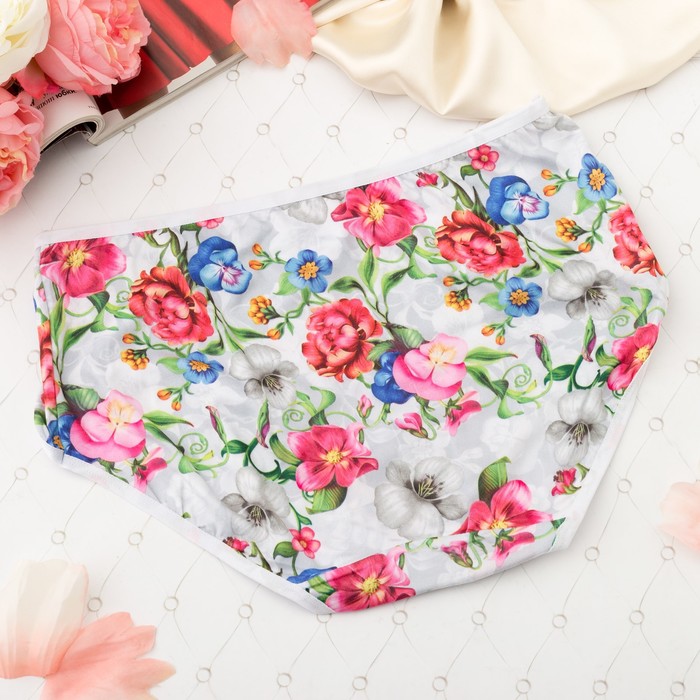 Трусы женские слипы Collorista (цветы), размер 50-52, цвет белый