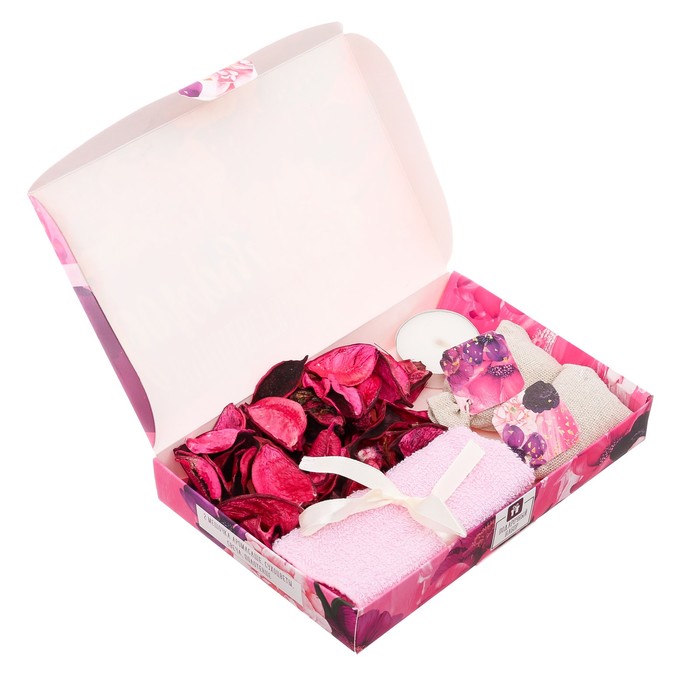 Набор: 2 мешочка аромасаше, сухоцветы, свеча и полотенце "Волшебство вокруг"