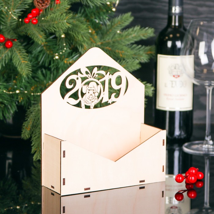 Подарочная коробка "2019", 18 х 6,5 х 20,5 см