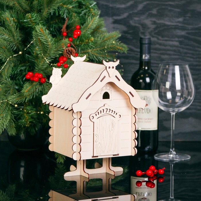 Подарочная коробка "Избушка на курьих ножках", без сборки,19 х 16,5 х 26 см