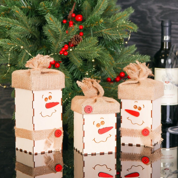 Набор коробок "Снеговики", 9 х 9 11,5 -9 х 9 х 18 см, 3 шт