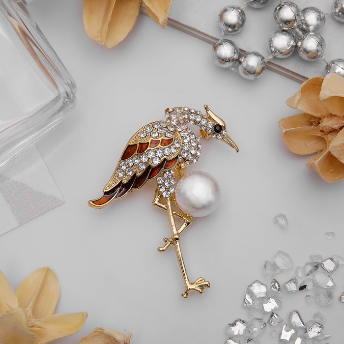 Брошь "Цапля" с бусиной, цвет бело-коричневый в золоте