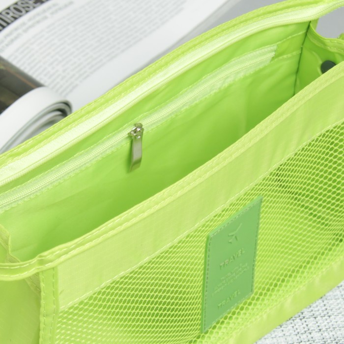 Косметичка «Путешествие», отдел с карманами на молнии, цвет зелёный