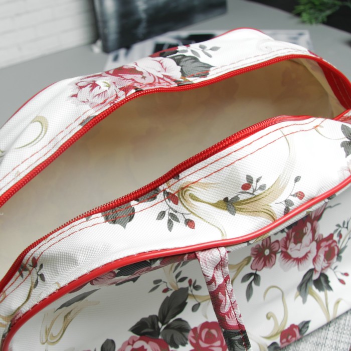 Косметичка-сумочка «Розы», отдел на молнии, ручки, цвет белый/красный