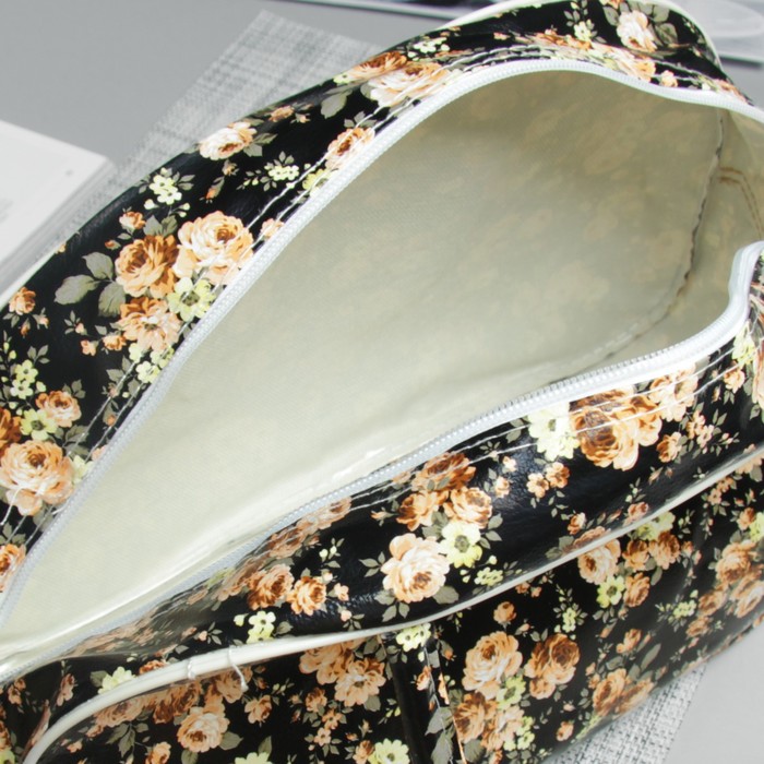 Косметичка-сумочка «Розы», отдел на молнии, ручки, цвет чёрный/жёлтый