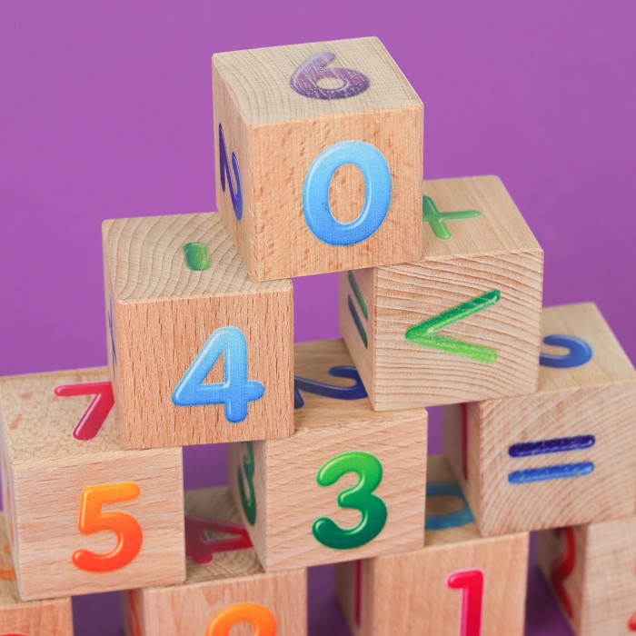 Кубики деревянные "Счет" 12 шт (Цв.цифры с эффектом объема на неокр. кубиках)